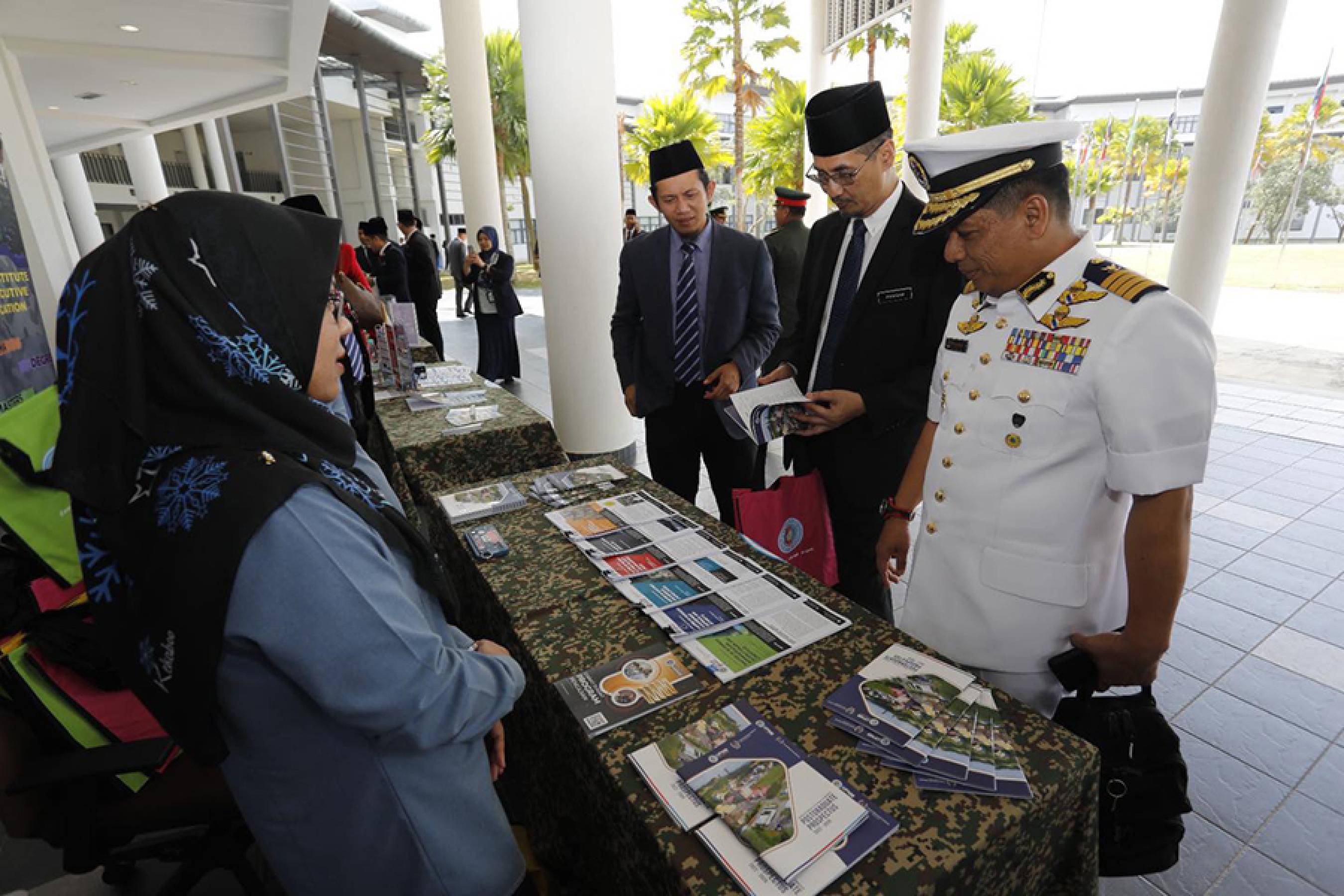 Pembukaan Booth Pameran UPNM Sempena Penganjuran Minggu Eksekutif di Maktab Ketahanan Nasional 2023