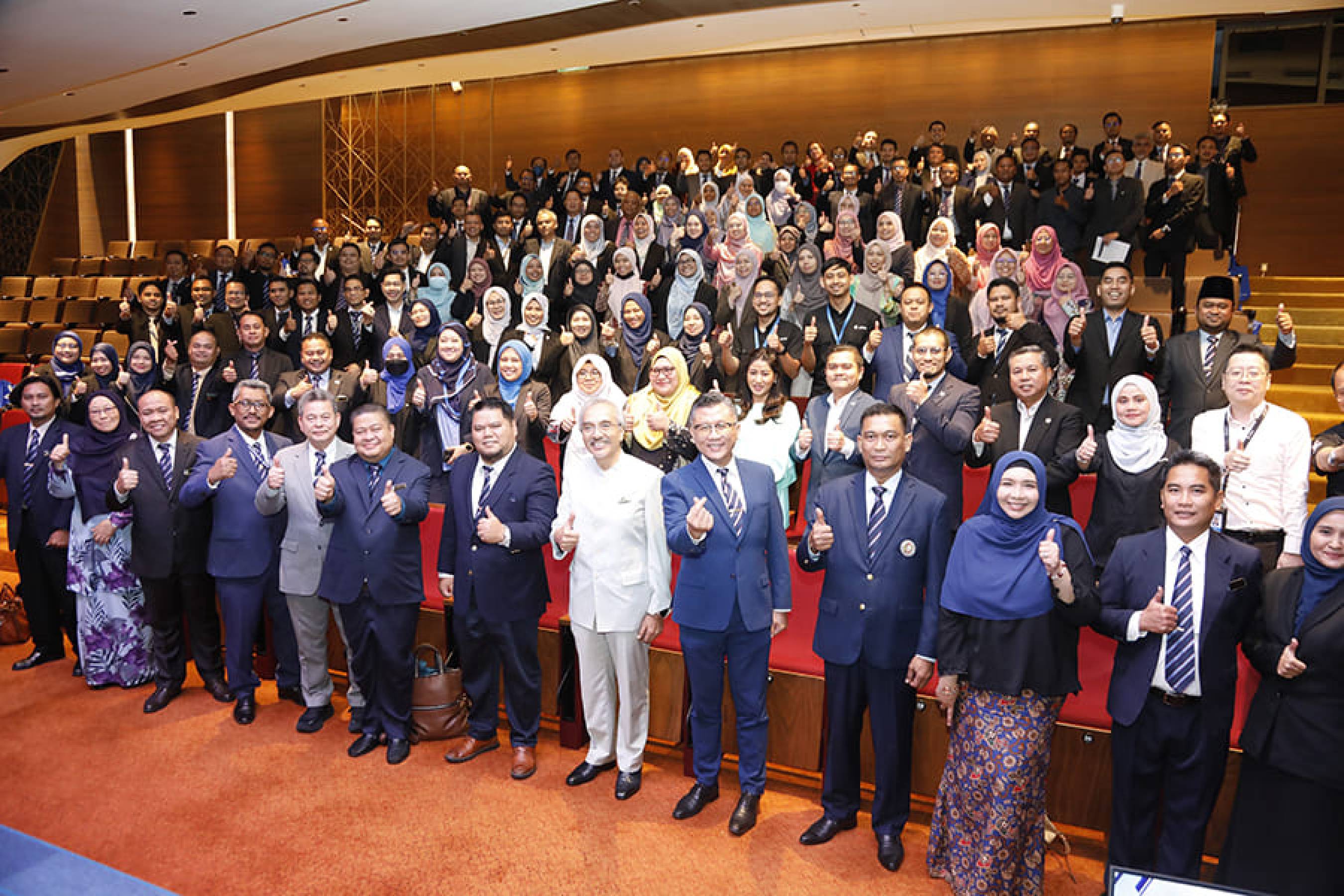 Majlis Sambutan Hari Pentadbir Universiti Awam Malaysia Peringkat UPNM 2024